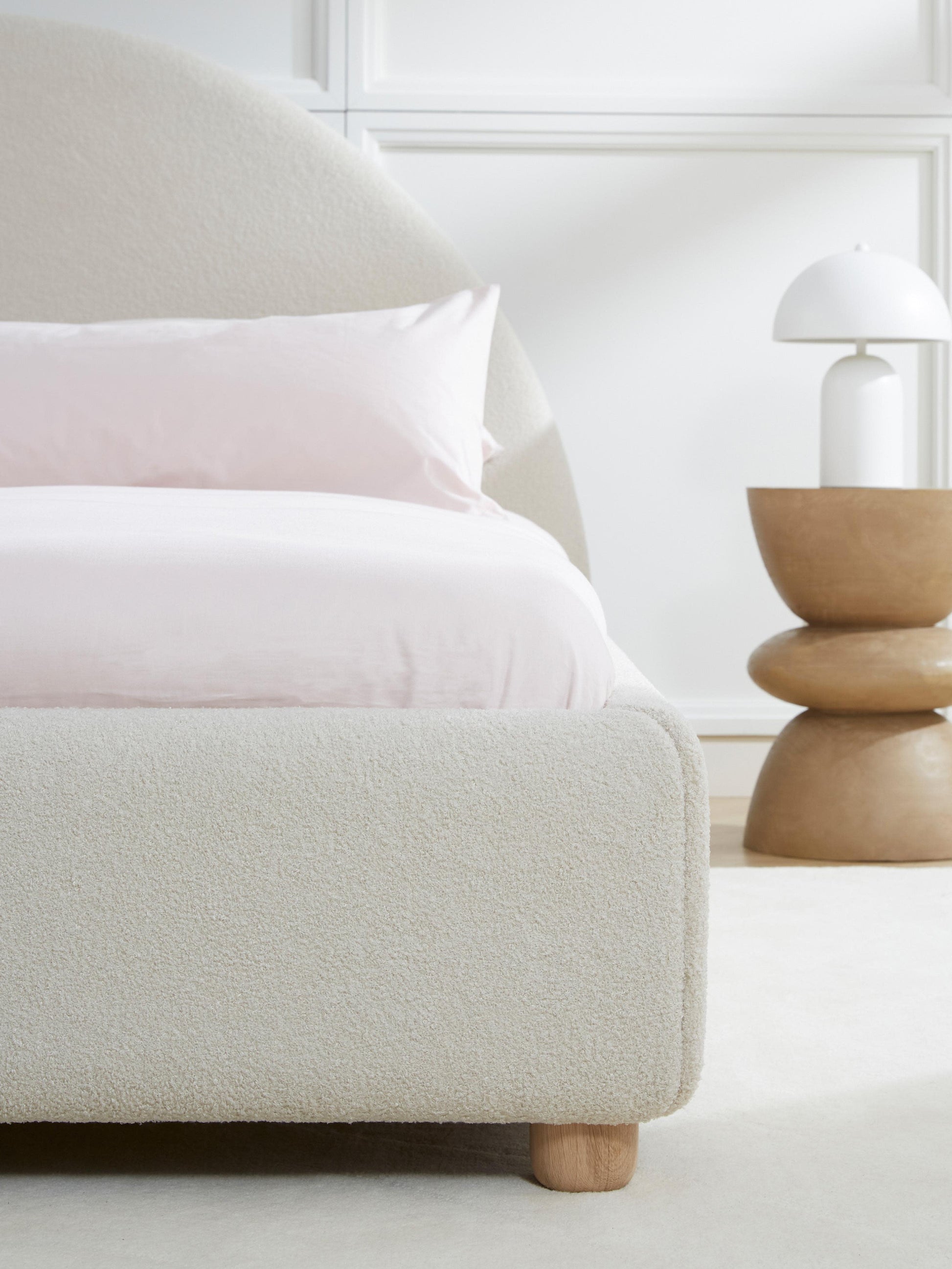 Ebbe Teddy Upholstered Bed