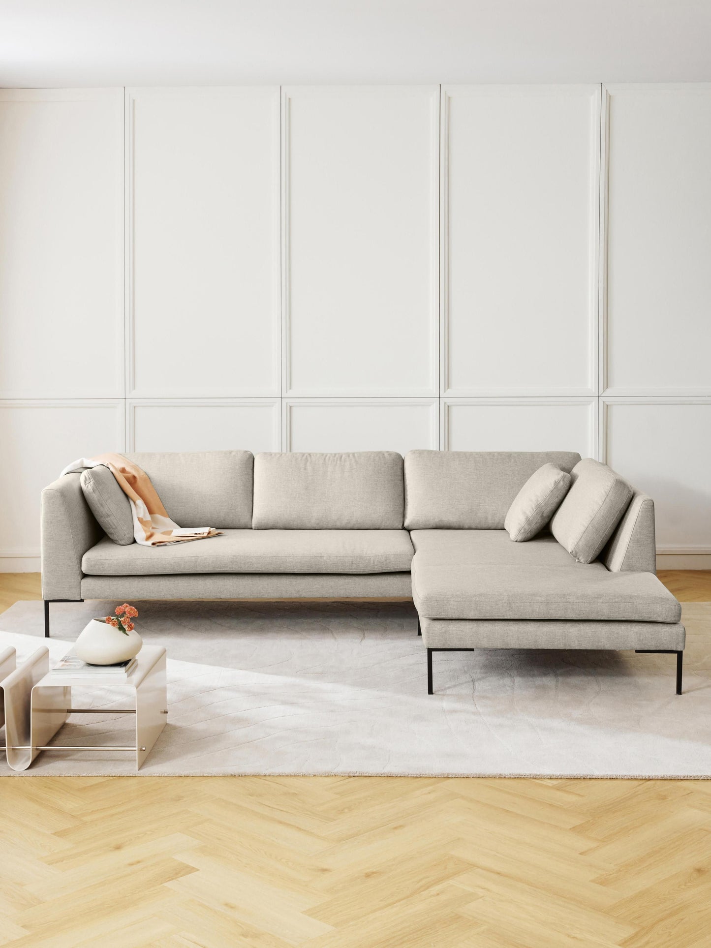 Emmelie Corner Sofa with Metal Legs