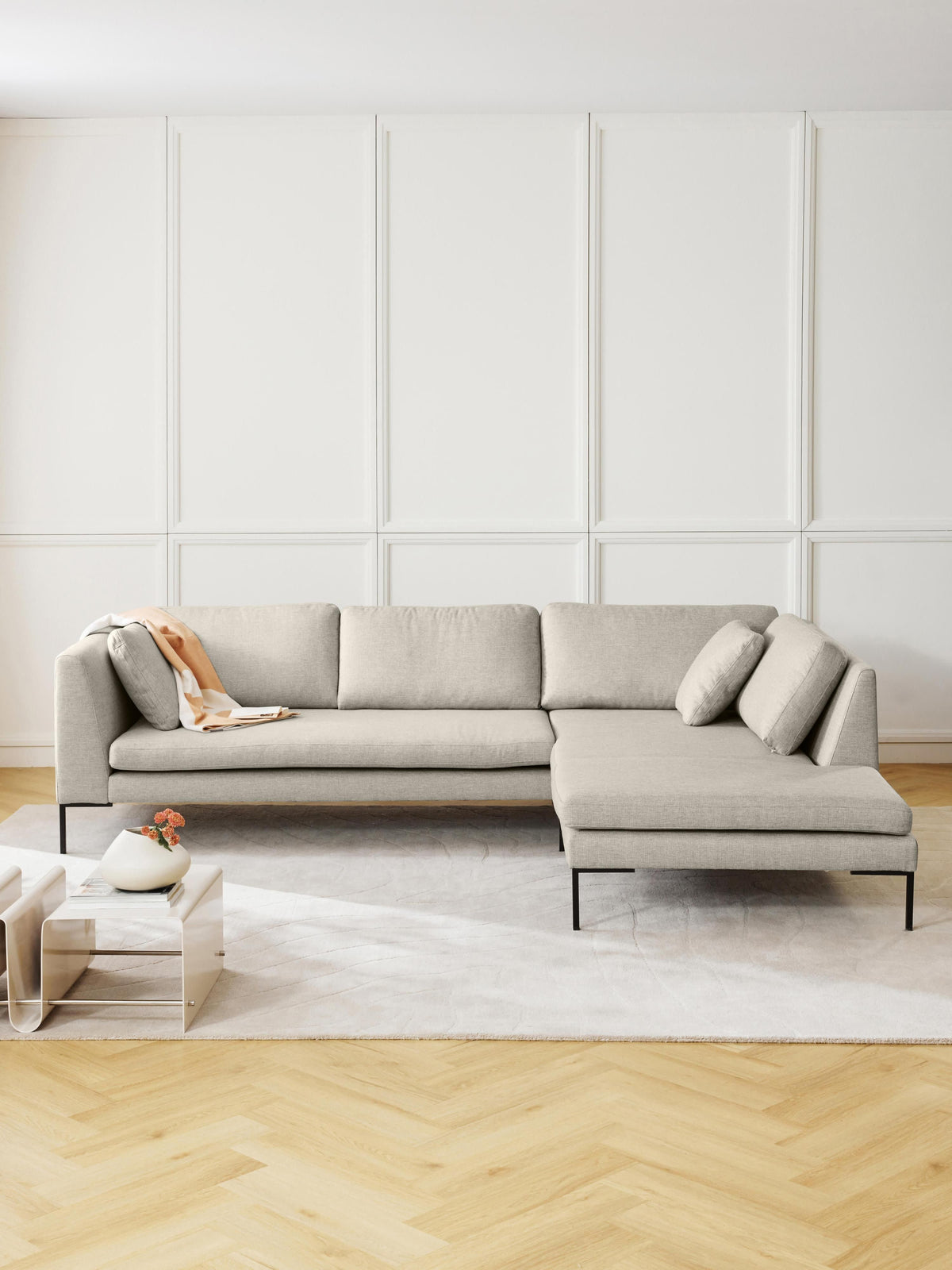 Emmelie Corner Sofa with Metal Legs