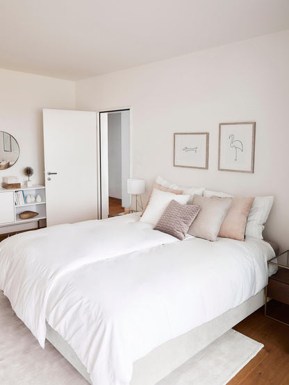 Enyra Box Spring Bed