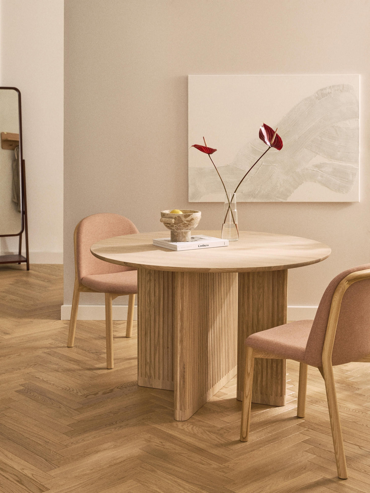 Jolina Round Dining Table in Oak, Ø 120 cm