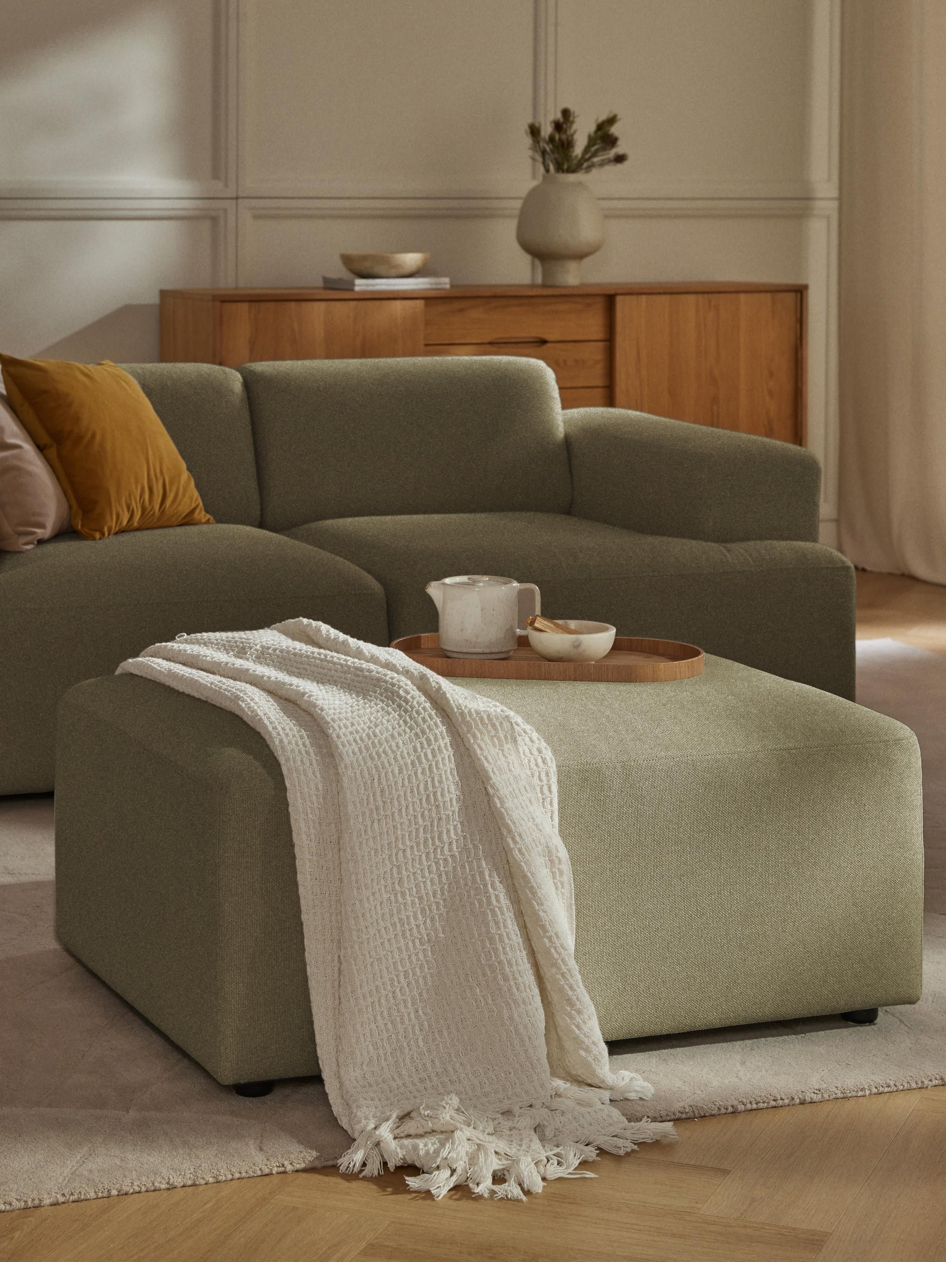 Melvie Stool, Size W 99 x D 72 cm