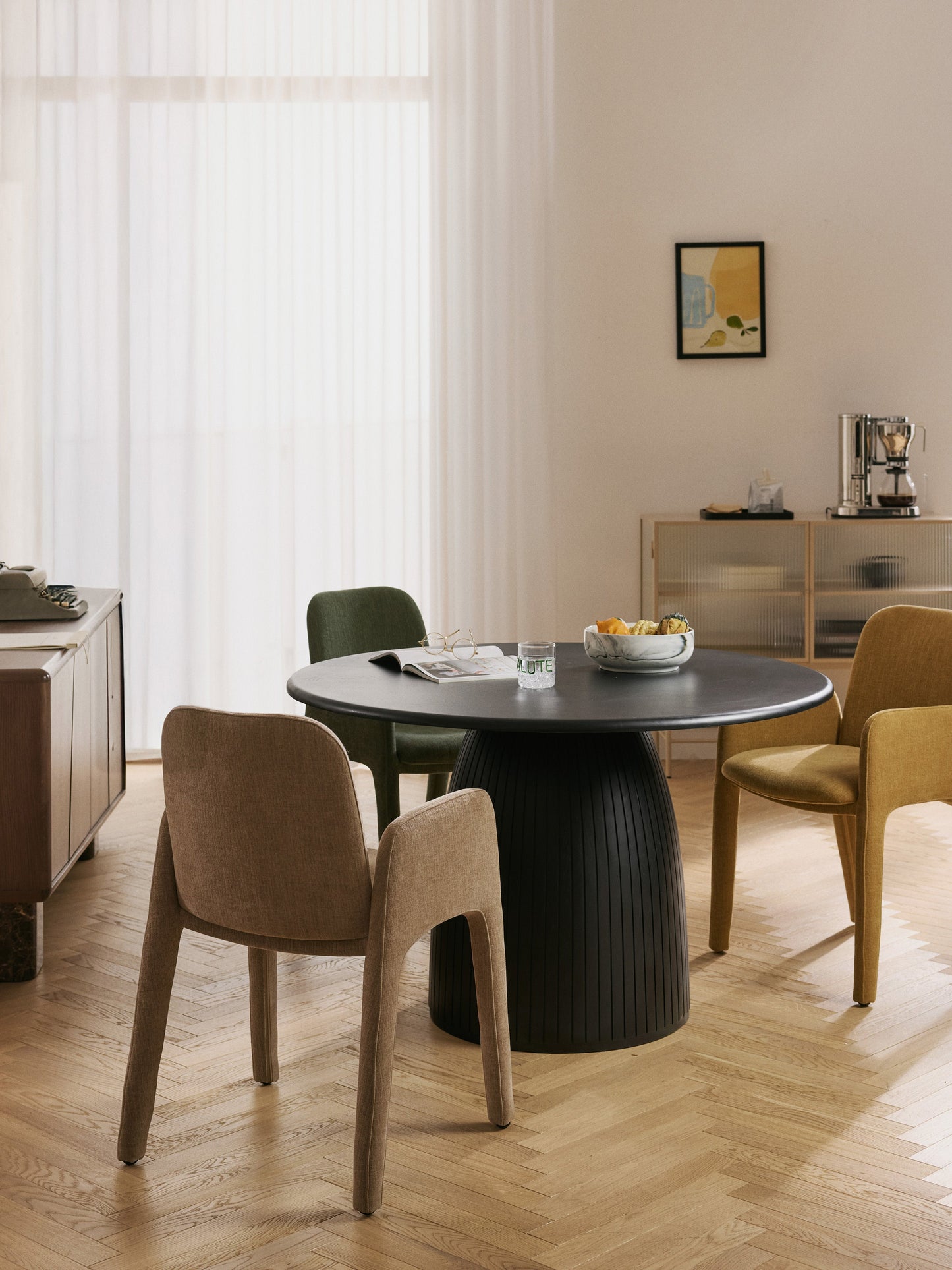 Nellin Round Dining Table with Fluted Texture, in Various Sizes