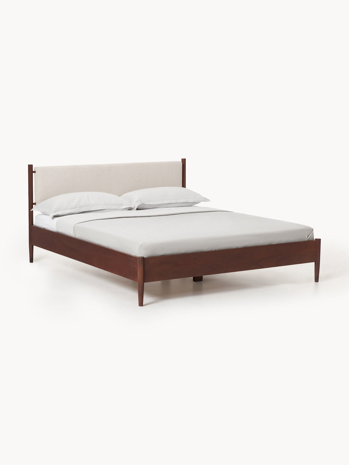 Pauls Bed in Mango Wood