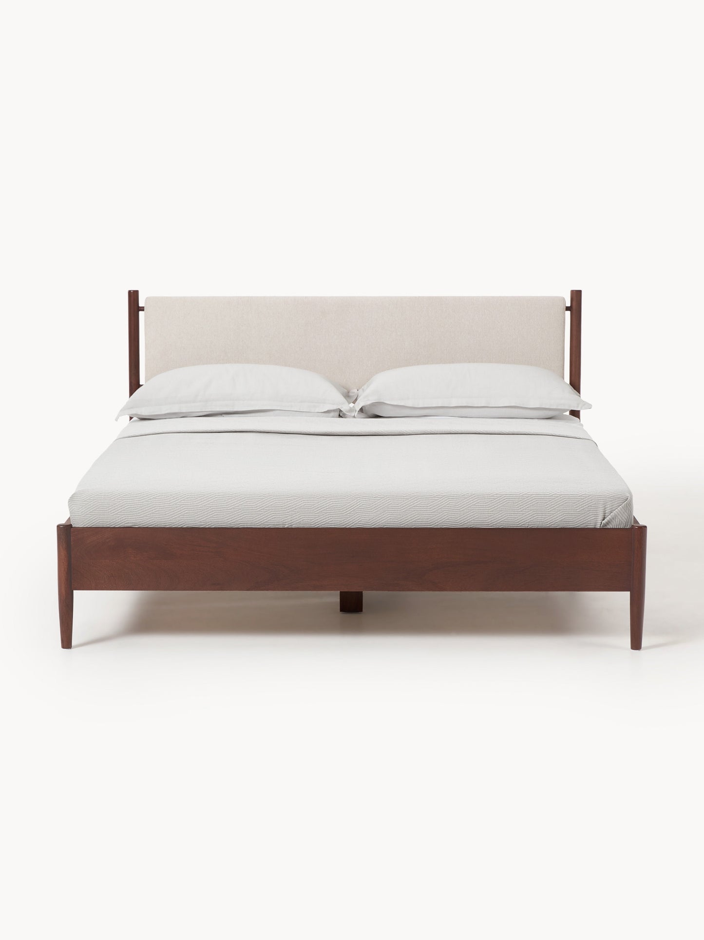 Pauls Bed in Mango Wood