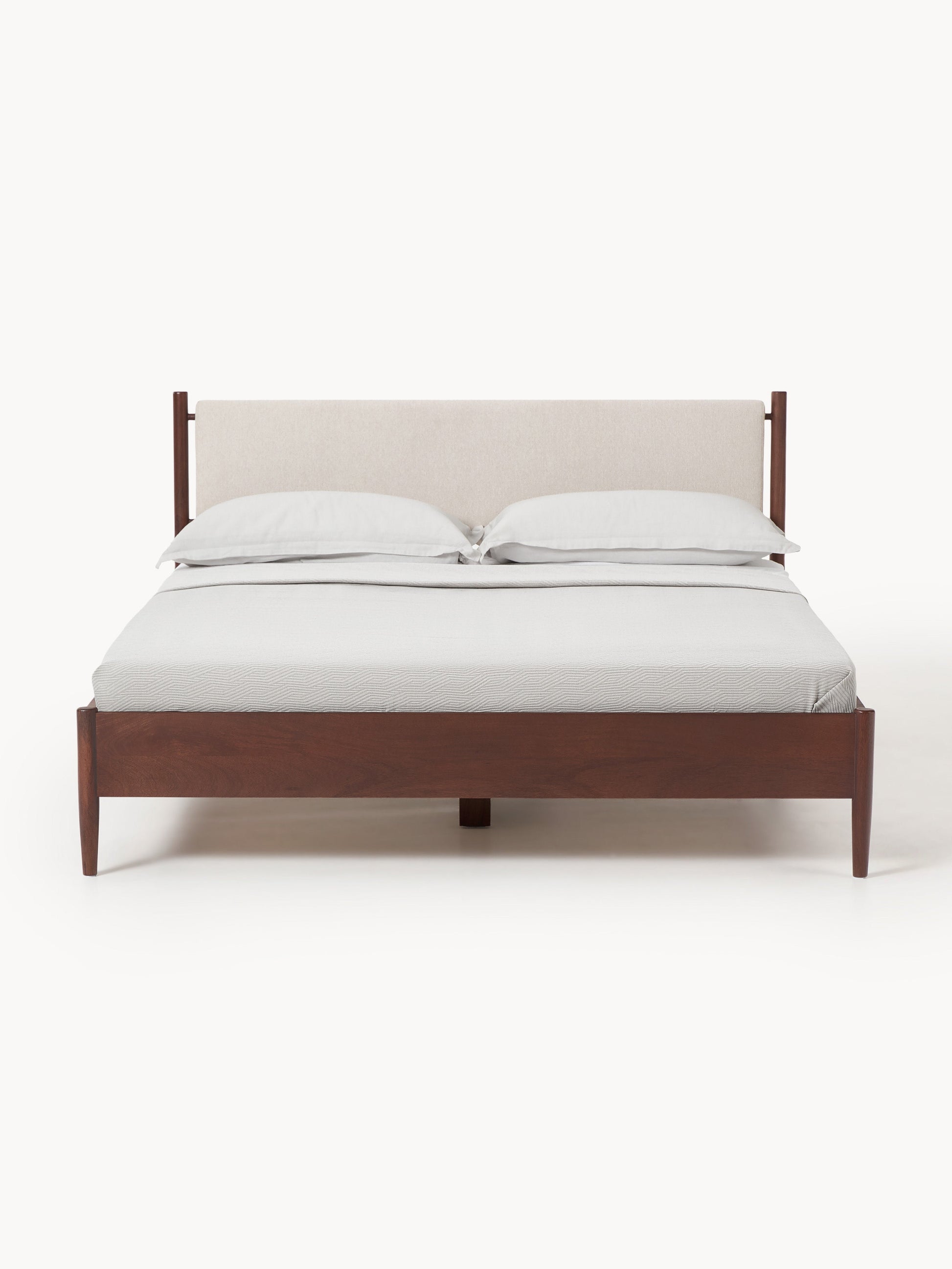 Pauls Bed in Mango Wood